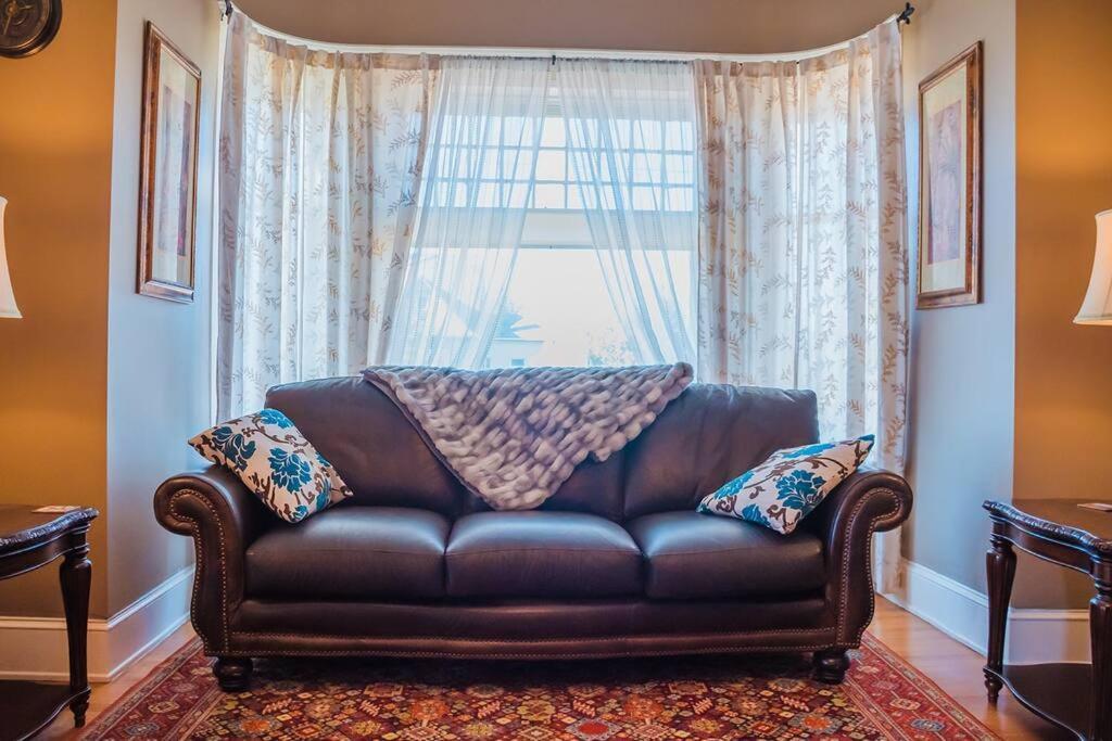 Maple House Large Vacation Home, Sleeps 7 Pet Friendly Great Location Trinidad Exterior foto