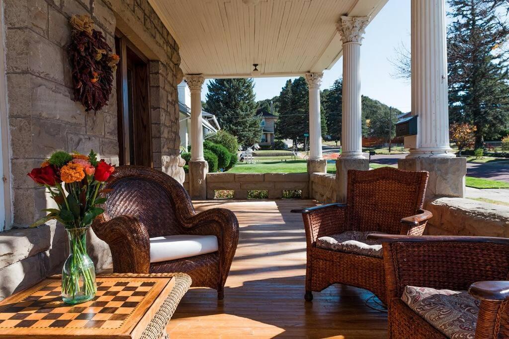 Maple House Large Vacation Home, Sleeps 7 Pet Friendly Great Location Trinidad Exterior foto