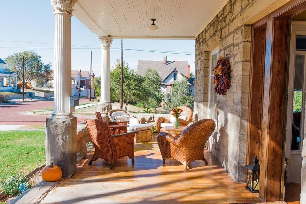 Maple House Large Vacation Home, Sleeps 7 Pet Friendly Great Location Trinidad Exterior foto
