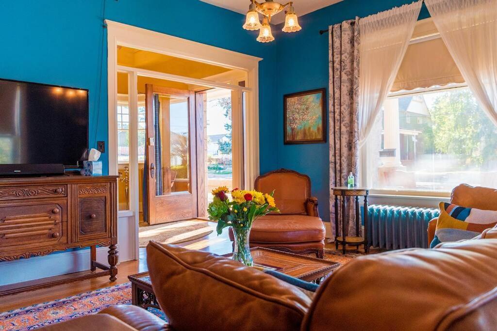 Maple House Large Vacation Home, Sleeps 7 Pet Friendly Great Location Trinidad Exterior foto